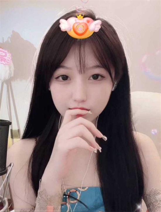 抖音百万粉丝网红 天降之雯 最新视频流出 被全面开发彻底放飞自我 外表清纯实则反差