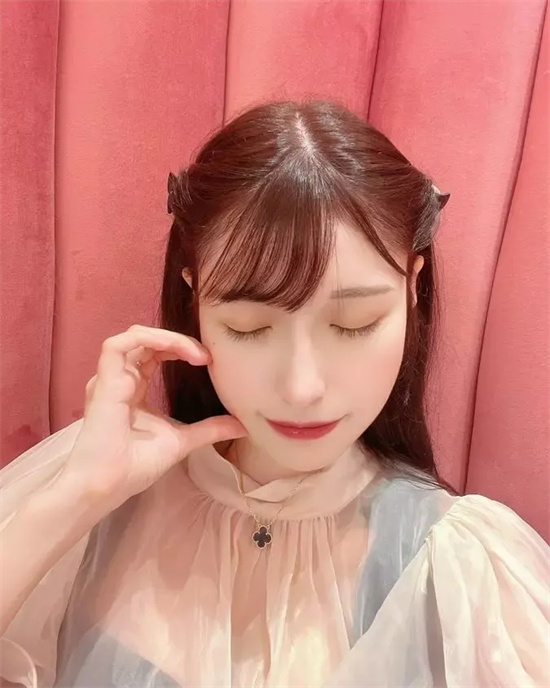 图片[1] - 莲宝叶则景区：辽宁付大妈坐豪车拍照，引长达一月法律纠纷 - 黑料吃瓜-最新娱乐八卦爆料平台-明星热点新闻实时更新