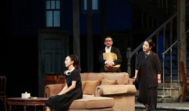 _卢燕老师生日快乐！《小郡之秋》收官，99岁译者登台谢幕_卢燕老师生日快乐！《小郡之秋》收官，99岁译者登台谢幕